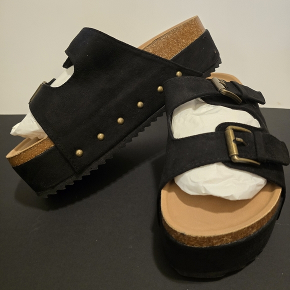 JustFab Shoes - JUSTFAB Black Platform Sandals Slip On Flat Shoes Casual Summer Vacay Size 9